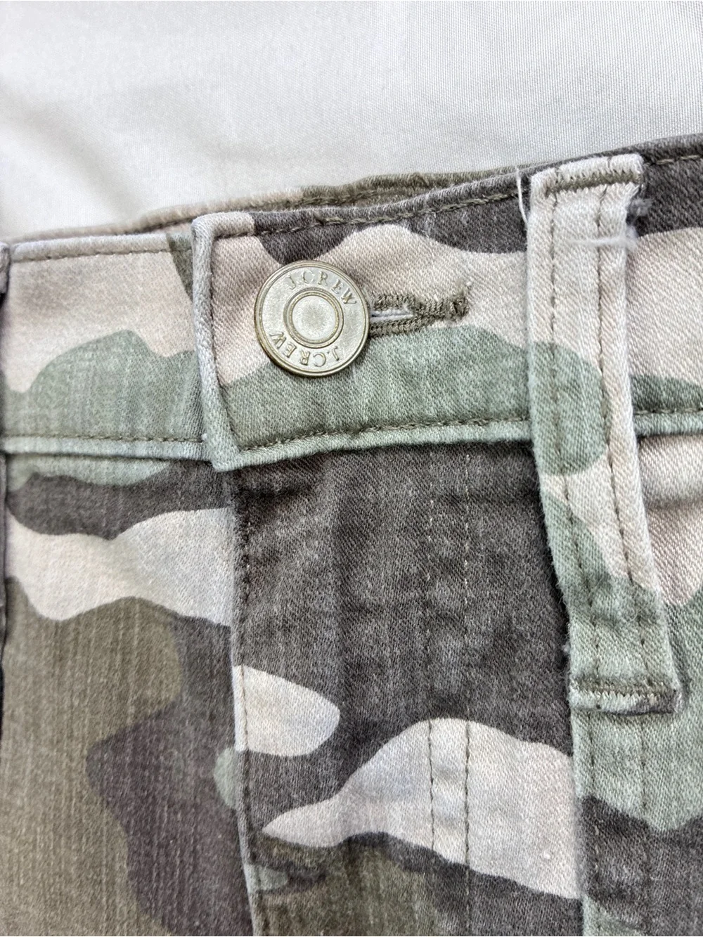 J. Crew Ladies Camo Crop Straight Leg Pants Sz 28 stretch quality cotton blend